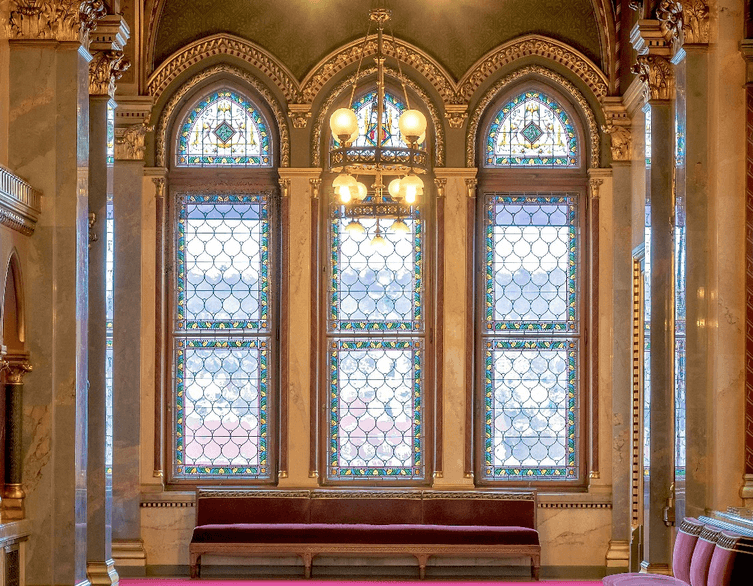 Stained glass windows created by Miksa Róth