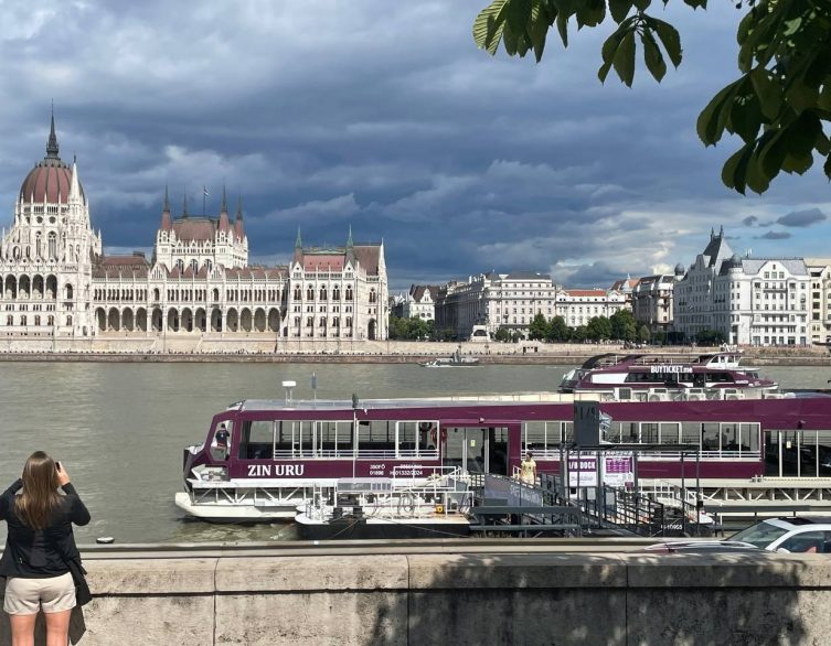 The Cheapest Sightseeing Cruise of Budapest