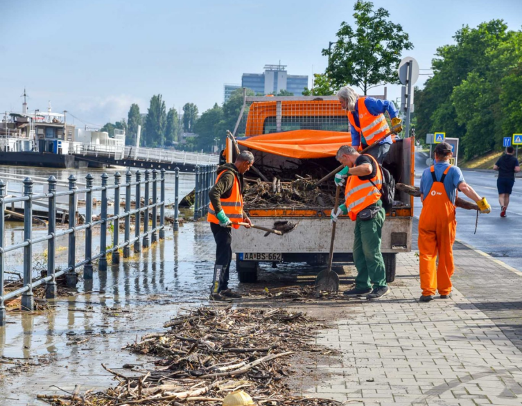 Budapest's Danube Embankments Reopen After Successful Flood Cleanup