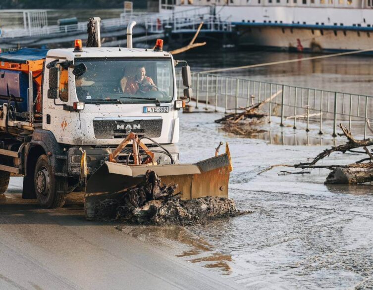 Budapest Recovers from Danube Flood, Cleanup Efforts Underway