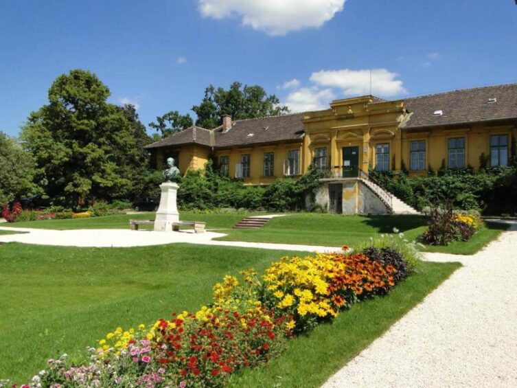 The original central building in the Upper Garden