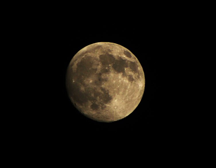 The full moon Budapest, photo nairof