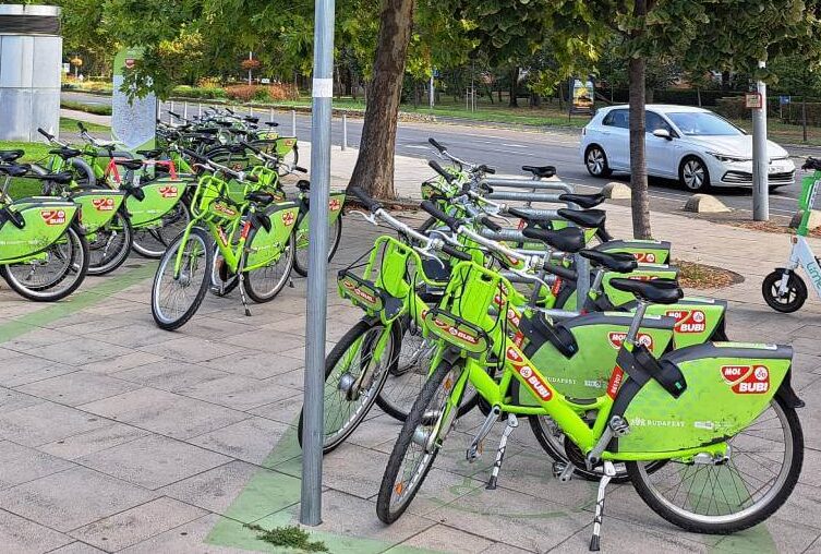 Santa Brought New Bubi Stations to Budapest