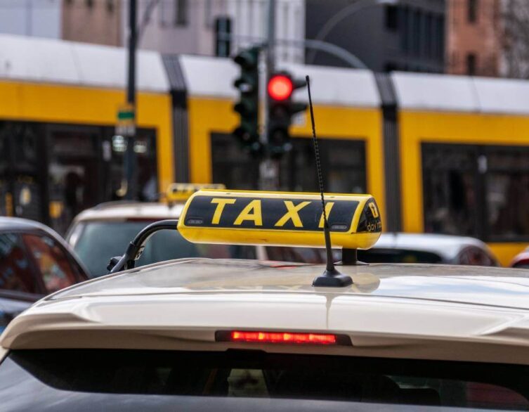 Taxi Drivers Protest in Budapest: Demanding Better Working Conditions and Fair Taxation