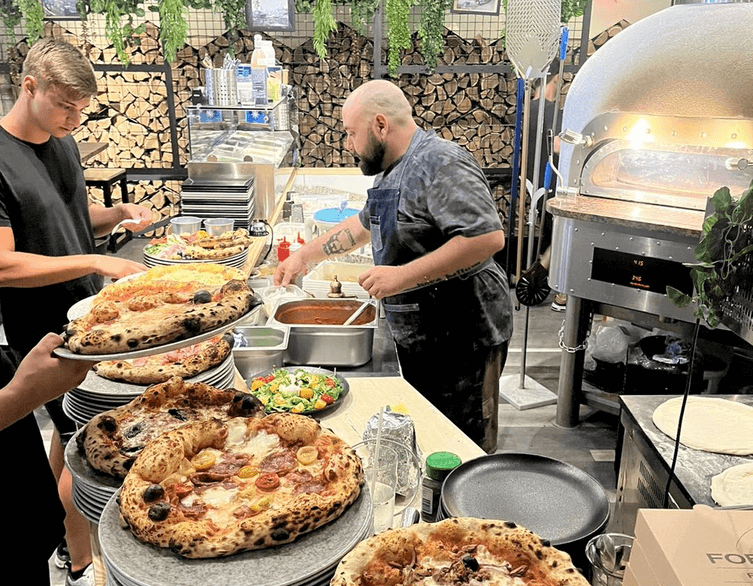 Hungarian Restaurant Crowned Best in the World for Pizza