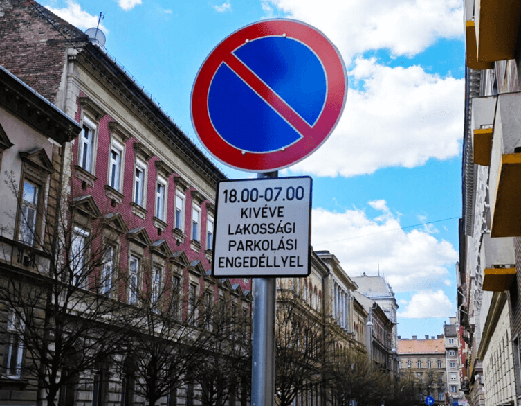 Budapest's Inner-City Parking Fees Skyrocket, Thousands of Cars Disappear