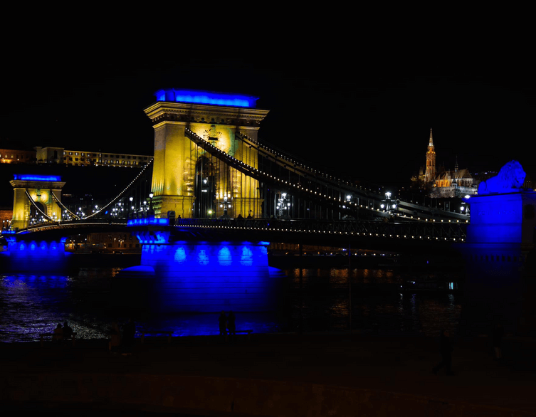 Budapest's Chain Bridge Illuminated in Ukrainian Colors on War's Third Anniversary