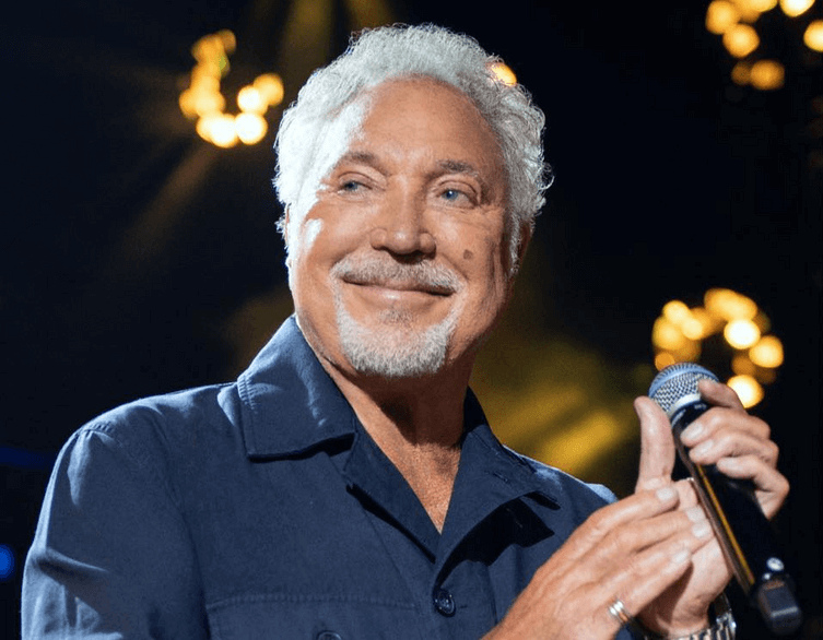 Tom Jones Returns to Budapest