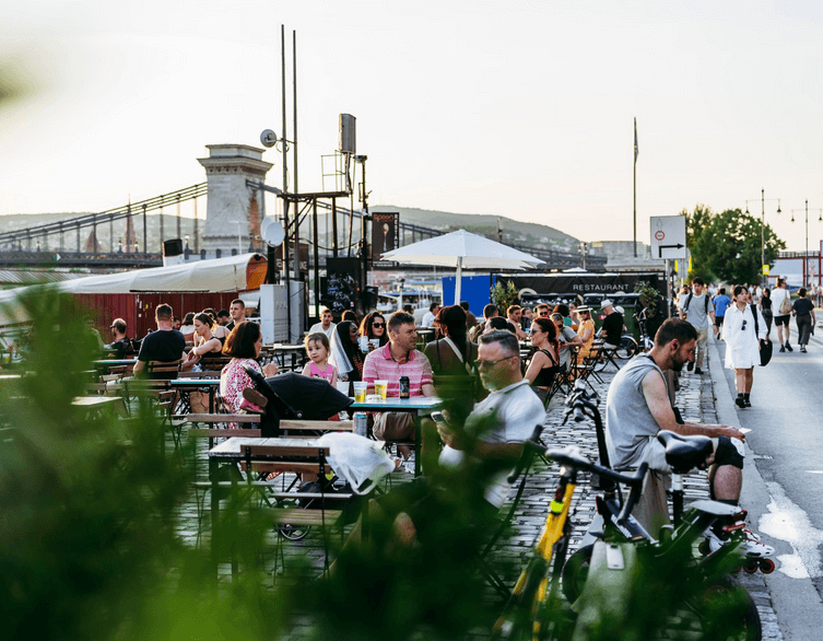Klímafesztivál: Budapest’s Climate Festival on the Danube Promenade