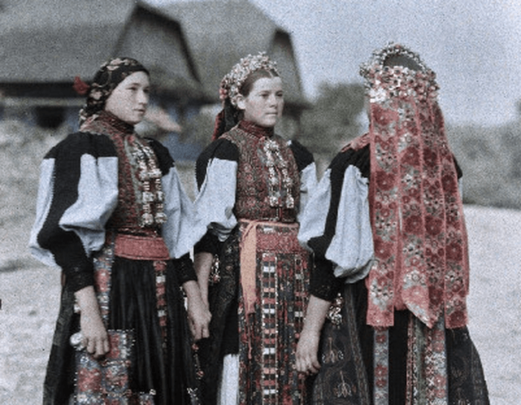The Magic of Perspective Through Space and Time: Exhibitions at the Museum of Ethnography, Budapest