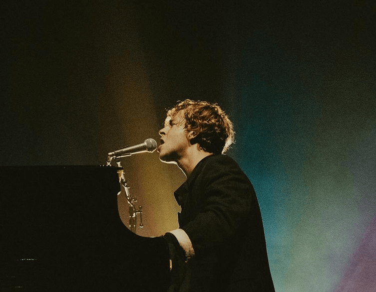 Don’t Miss Tom Odell’s “A Wonderful Life” Live in Budapest!