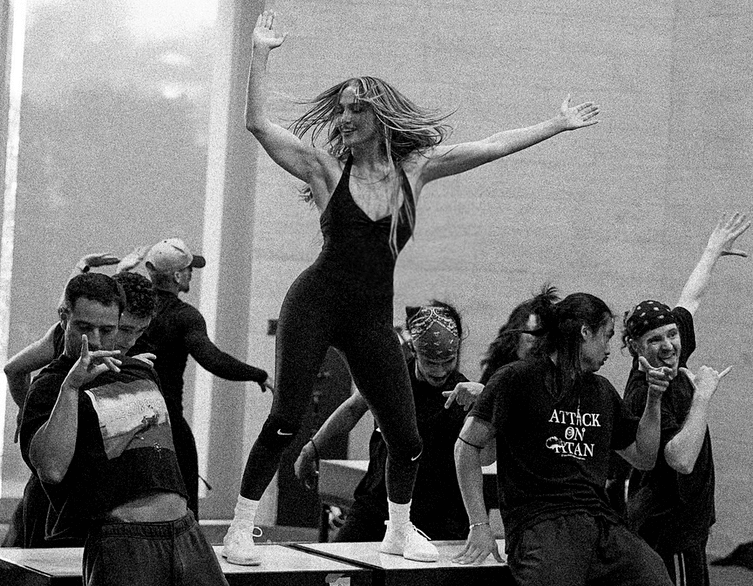 Budapest Gets Ready to Dance: A Spectacular Flashmob Awaits Jennifer Lopez