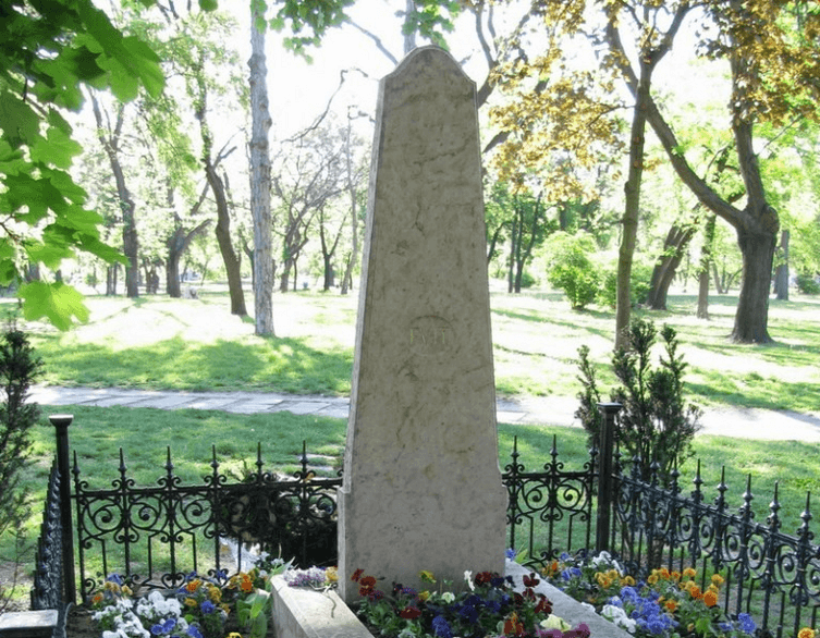 Budapest's Hidden Secret: The Mysterious Grave You've Never Heard Of