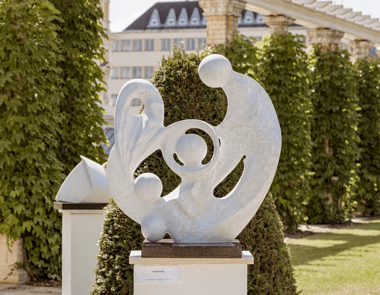 Lélek kövek – József Szőke’s Majestic Sculpture Exhibition at Várkert Bazár