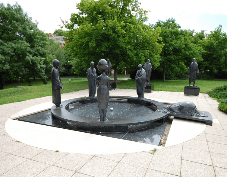 The Garden of Philosophers: Budapest's Hidden Spiritual Sanctuary on Gellért Hill