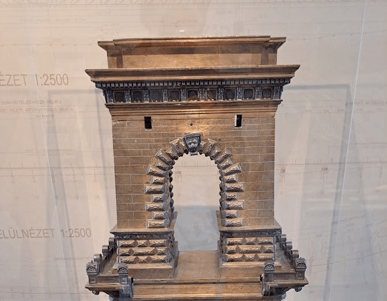 Model of the Chain Bridge