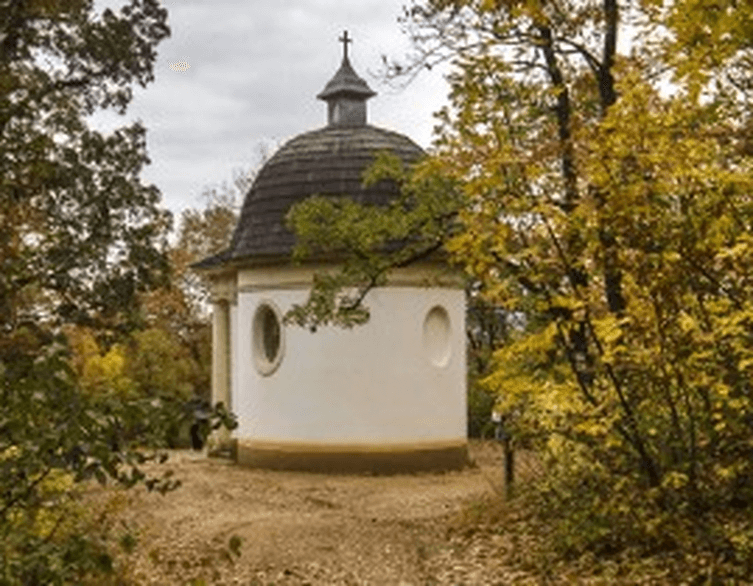 Hidden Autumn Sanctuaries Near Budapest: Where Silence Becomes a Gift