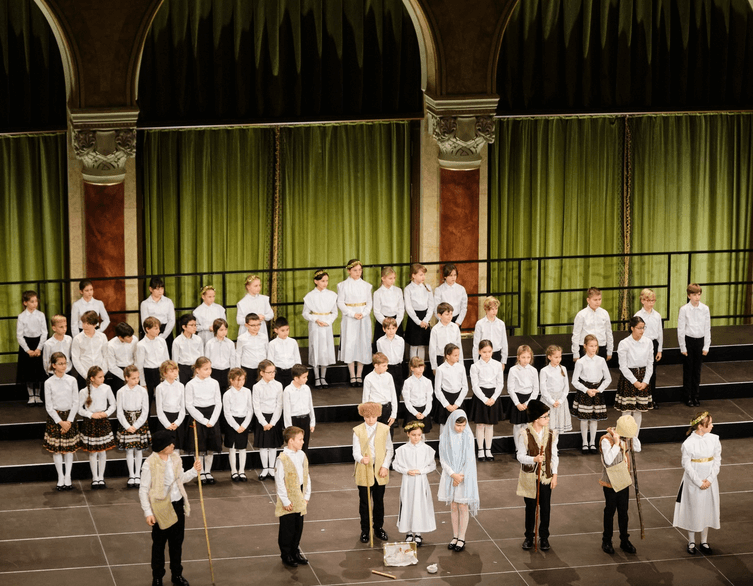 Experience the Magic of Christmas Through Children's Voices at Pesti Vigadó in 2025