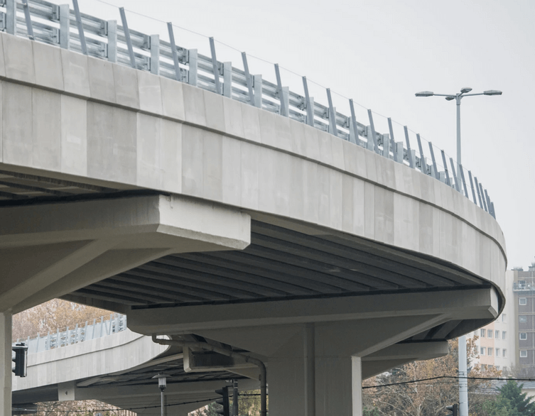 Good News for Drivers and Public Transport Users: Flórián Square's Southern Bridge Reopens
