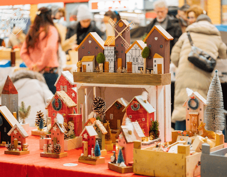Klauzál Square Christmas Market 2025: Budapest’s Magical Indoor Holiday Experience