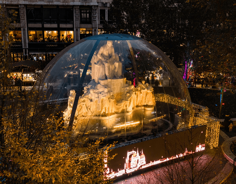 Vörösmarty Square Christmas Lights and Festivities: A Magical Budapest Experience