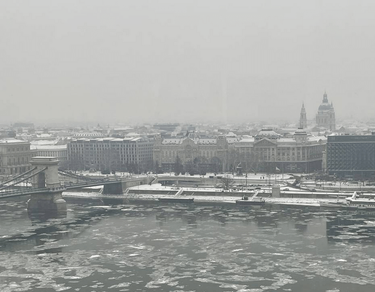 Ice Flow and Treacherous Conditions in Budapest