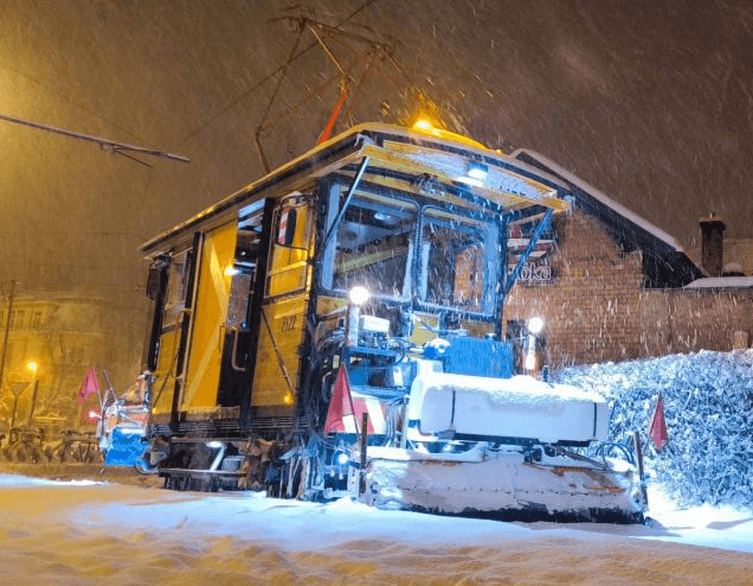 Meet HÓMUKI: Budapest's Adorably Weird Snow-Eating Hero on Rails