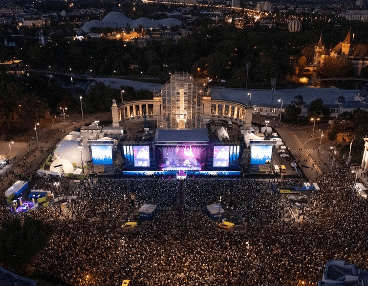 Heroes' Square concert in Budapest