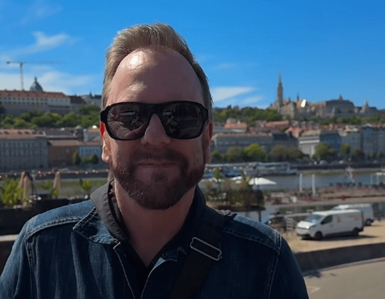 Kiefer Sutherland's history lesson in Budapest
